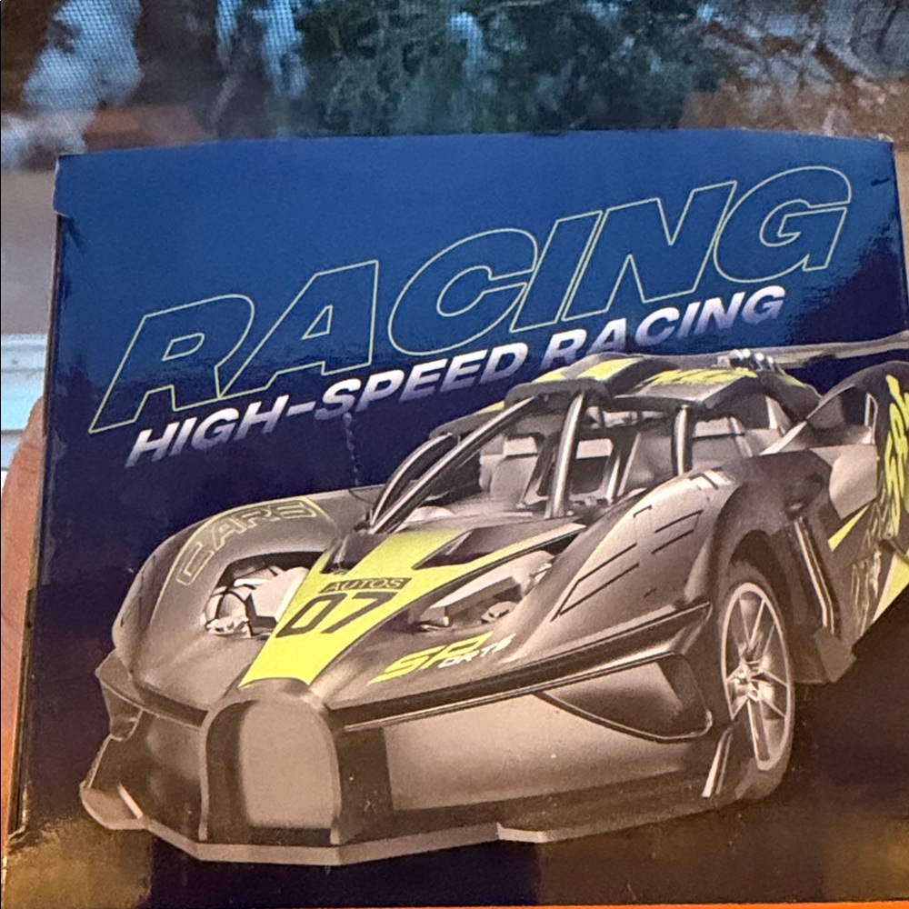 GroundX High-Speed Drift Racing Car - Black and Green - Picture 4 of 6